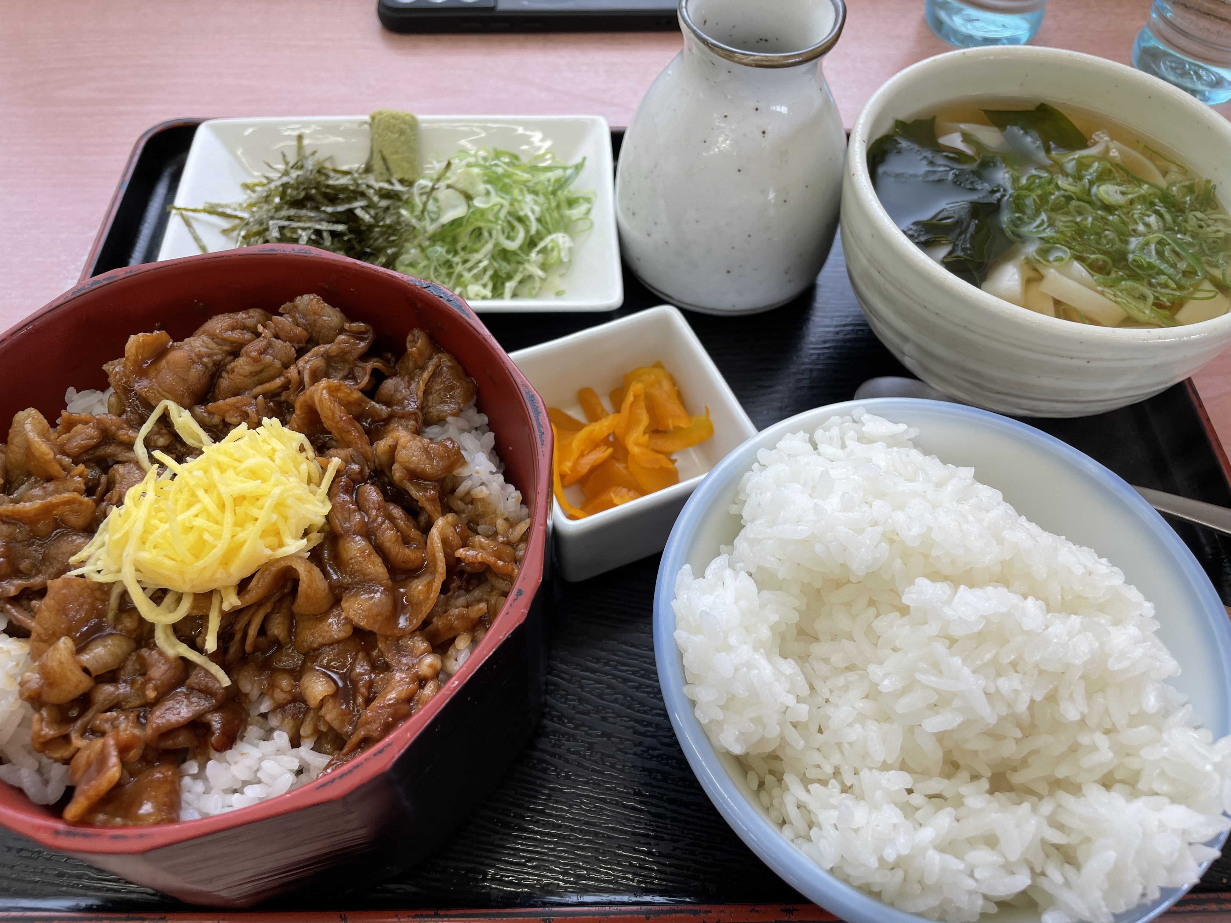 豚丼のひつまぶし風。